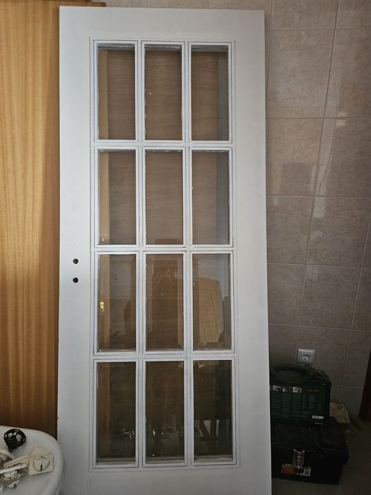 Porta de madeira com vidro