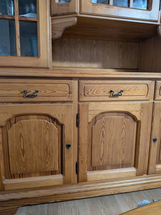 Kredens drewniany z witryną