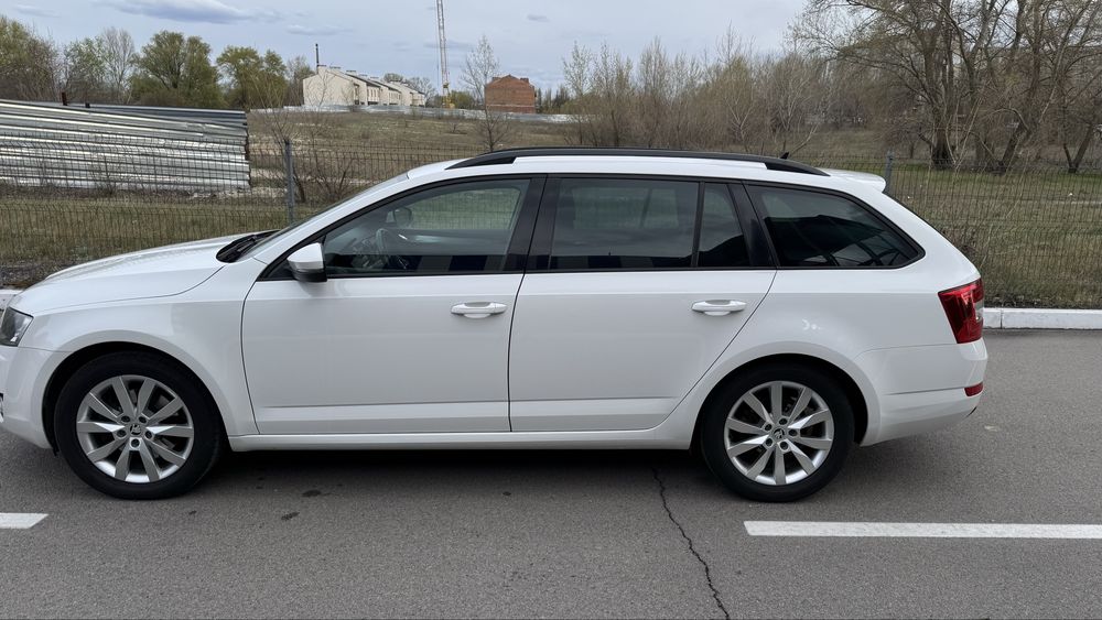 Skoda Octavia A7 1.8 (не крашена)