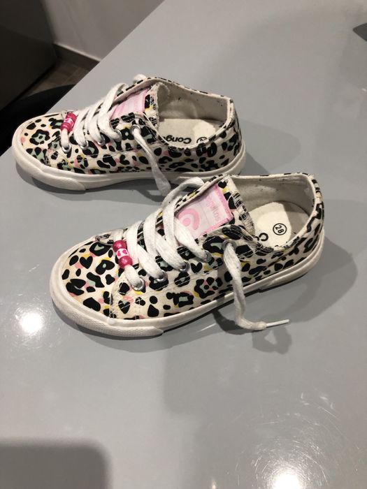 Vendo sapatilhas da marca conguito tamanho 28 em bom estado