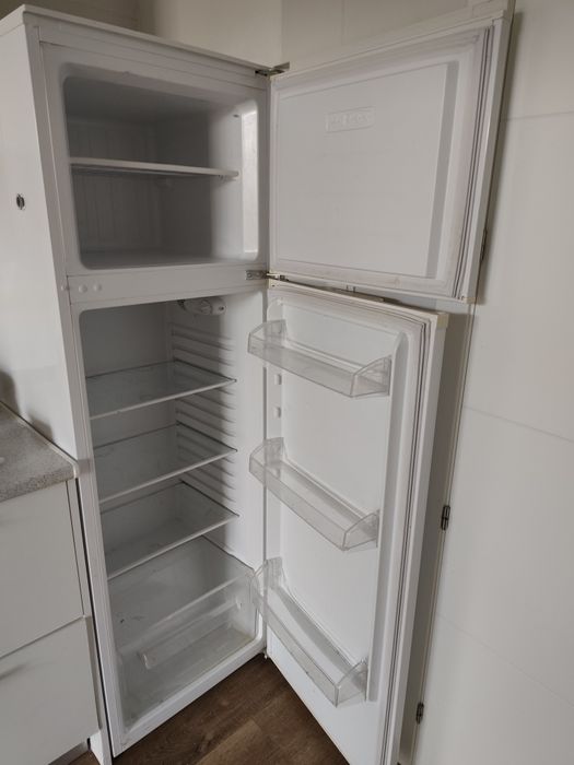 Frigorífico e ccongelador branco