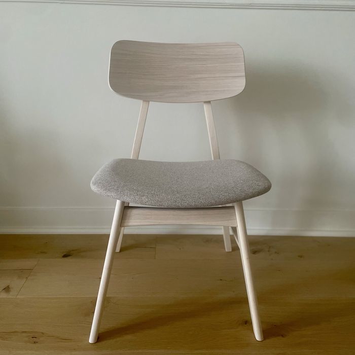 Cadeira by Kave // Chair by Kave ** Collection Selia