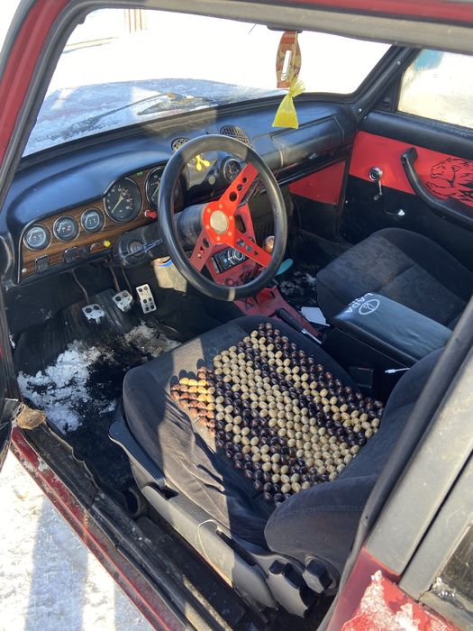 Продам ваз 2103.