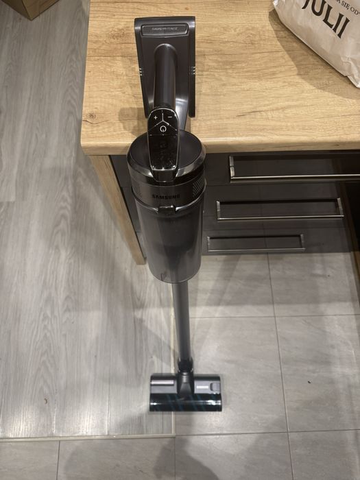 Odkurzacz samsung Jet 75 + zestaw koncowek