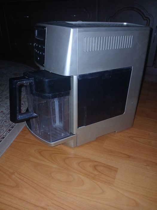 Кофе машина Delonghi