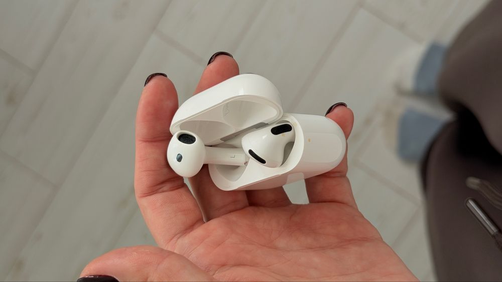 Airpods 4 (2024)