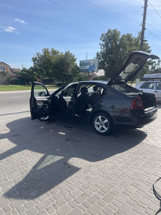 Продам машину 2700