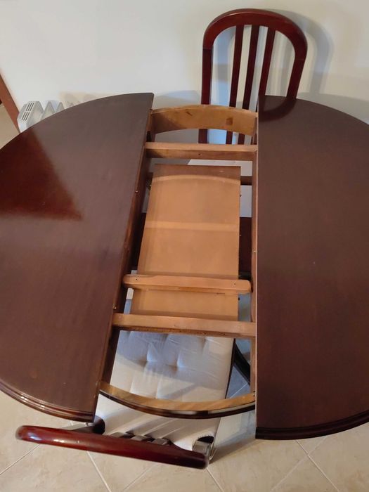 Mesa de jantar e 6 cadeiras