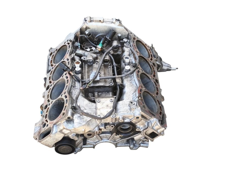 Blok silnika cwu na stolik audi rs6 rs7 q7 q8 40 V8 tfsi 2013–