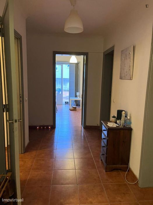 Quarto - localizado em  Coimbra