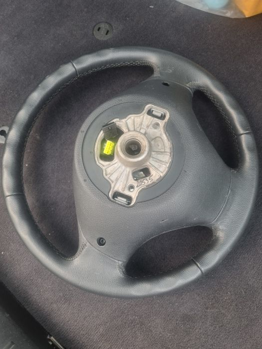 Vendo volante BMW multifunções compatível série 3,4,5