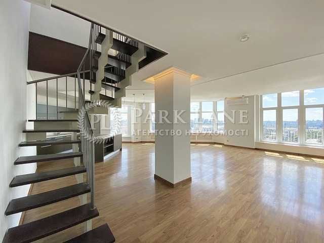 Аренда квартиры 276 м2 под офис. Свет 24/7. Золотые ворота 2 минуты.