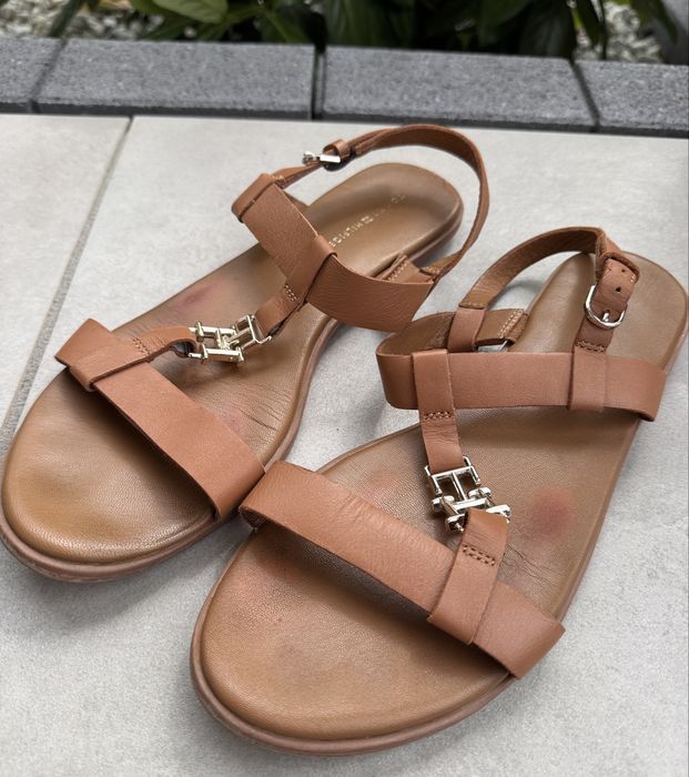 Sandały Tommy Hilfiger – skórzane, brązowe