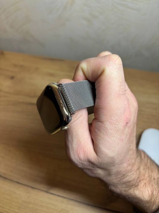 Apple Watch Series 8 45mm Gold Stainless Steel Case в гарному стані