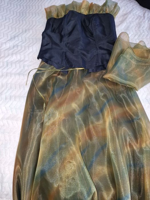 Spódniczka z gorsetem I szalem z tiulu