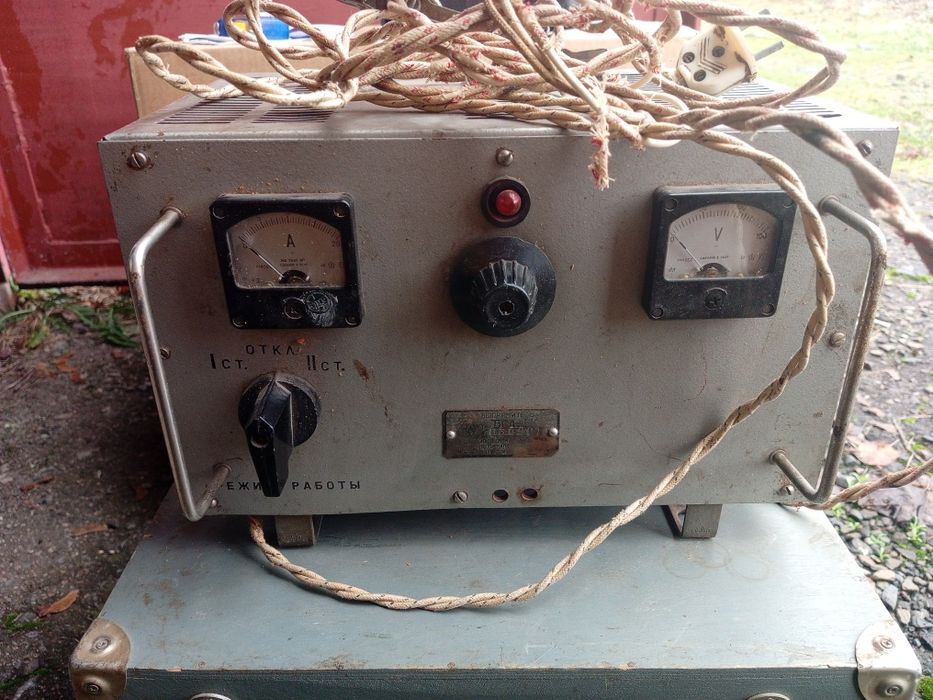Зарядное для авто аккумулятор выпрямитель напряжения ВСА 5К СССР 1983