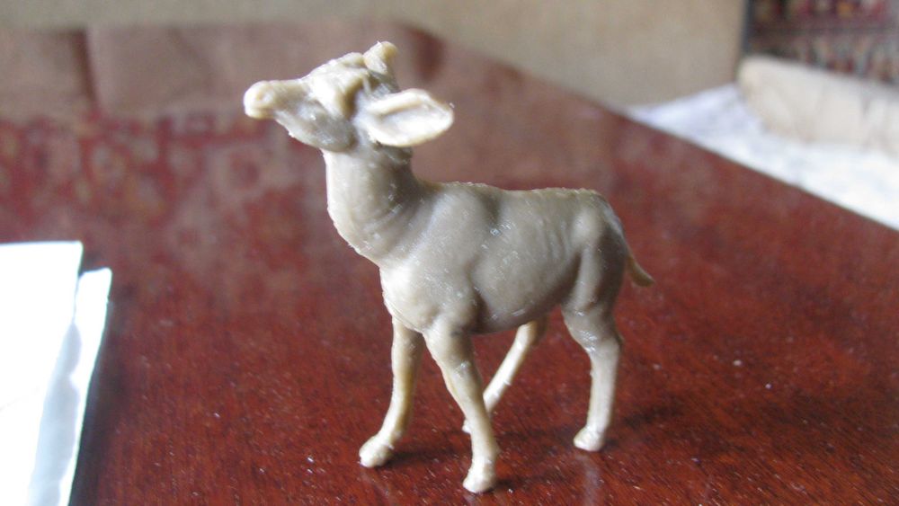 Косуля  игрушка пластиковая