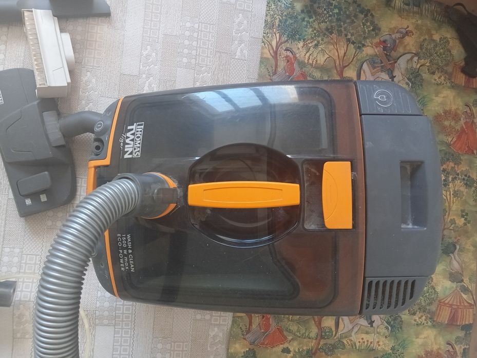 Продам пылесос моющий