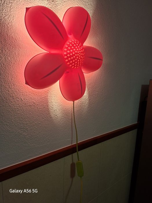 Candeeiro de parede para quarto criança