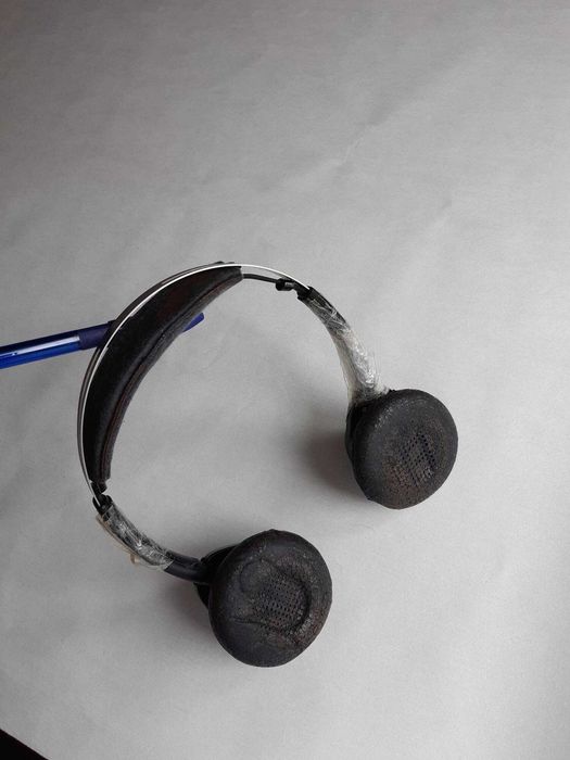 Plantronics BackBeat Sense — навушники бездротові, зовні вбиті - технічно справні