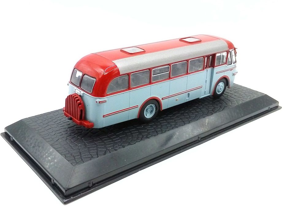 Volvo B 616 (1953) - skala 1:72 - Atlas