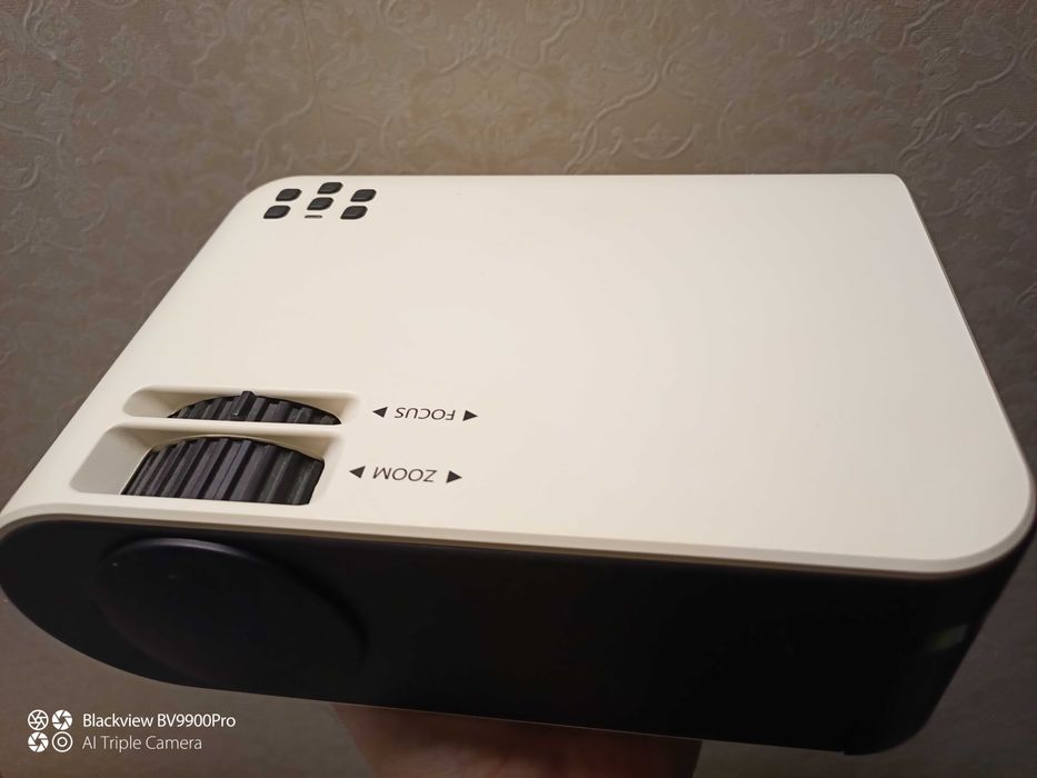 Led проектор AUN W18