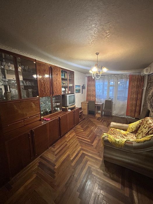 Продам 3-кімнатну квартиру з лоджею.