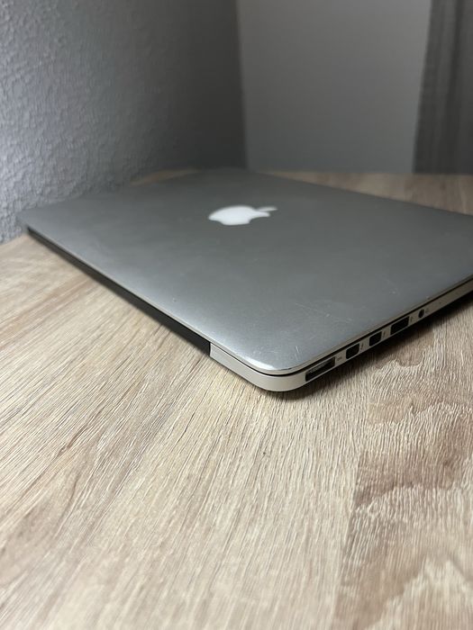 MacBook Pro 13” Retina (Início de 2015) - 100% funcional - 8GB RAM - 121 GB SSD - Intel i5 - 733 ciclos de bateria