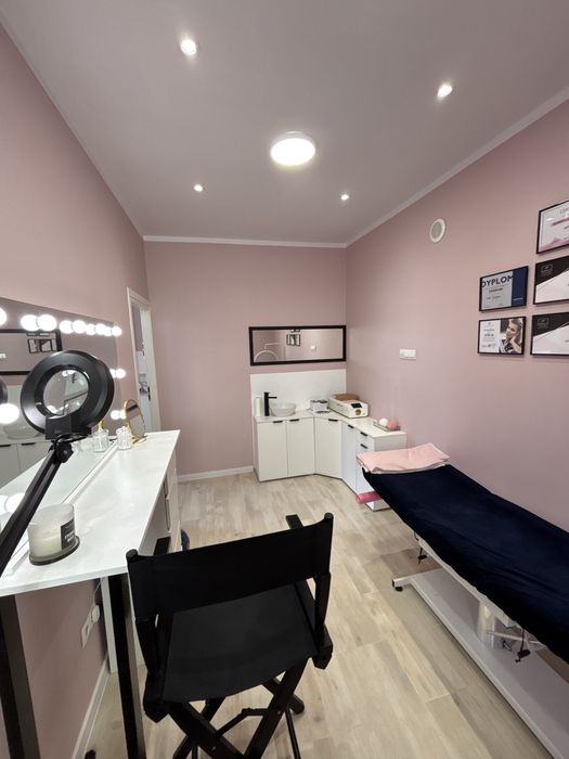 Wynajmę wyposażone stanowisko kosmetyczne