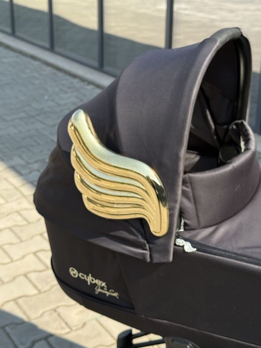 Каляска Cybex e- Priam Jeremy Scott,ездит сама с помощью электродвигателей, премиум класс