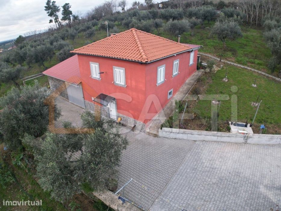 Quinta com oliveiras Moradia T2+1 — Macedo de Cavaleiros, Bragança