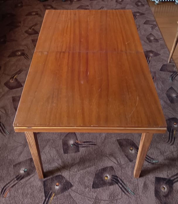 Продам розкладний стіл в м.Хуст