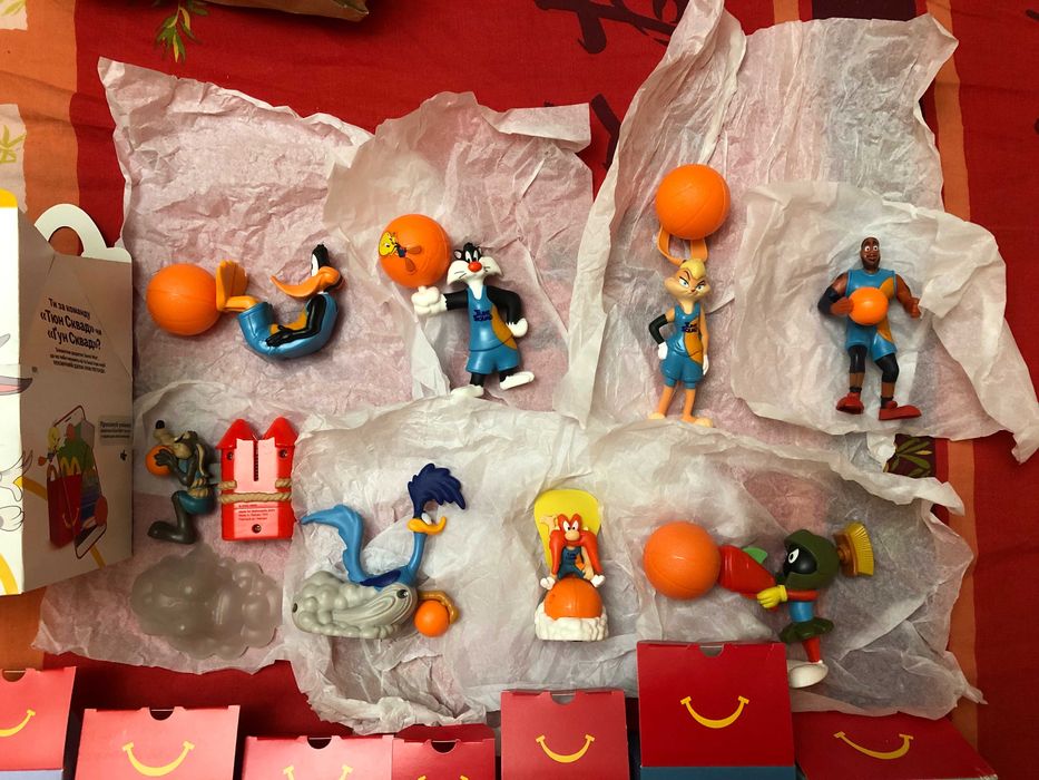 Новые игрушки Космический Джем Космический баскетбол