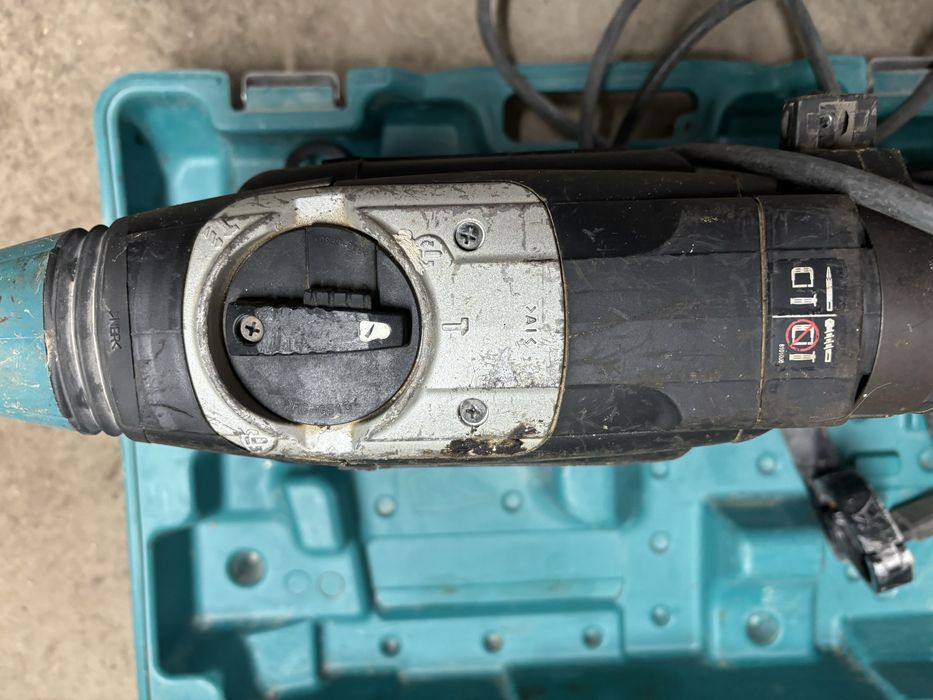 Młot  budowlany Makita