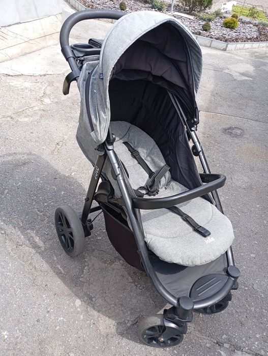 Продам коляску Joie
