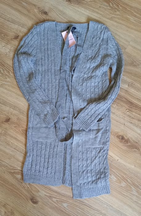 Sweter kardigan nowy - wada fabryczna