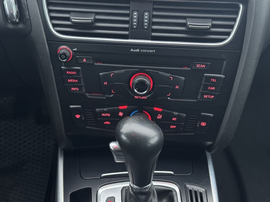 Audi A4b8 2010 2.0TDI АКПП