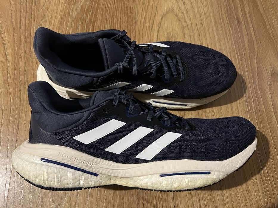 Чоловічі кросівки Adidas SOLARGLIDE 6 .
