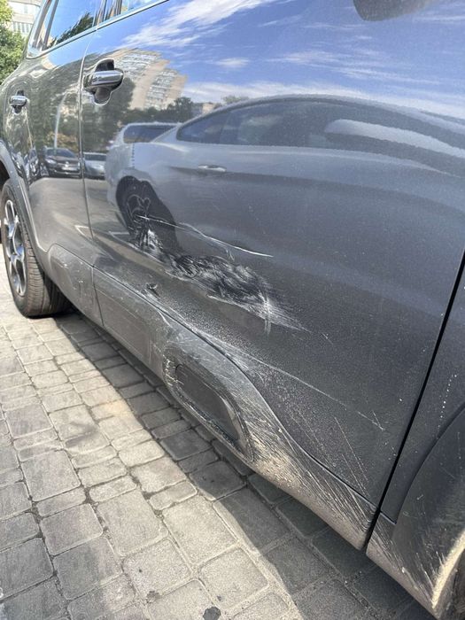 Двері передні праві від Citroen C5 Aircross (2024р.)