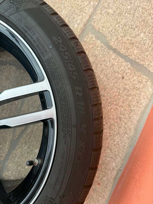 Conjunto de 4 Jantes Aversus 18” com Pneus Viking 245/45 R18 Semi-Usados