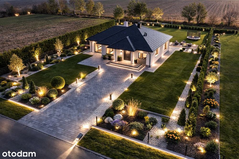 Dom w stanie surowym otwartym na działce 4400 m2