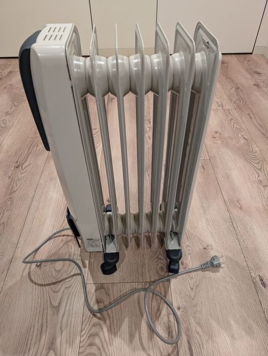 Масляний радіатор DeLonghi 1500 Вт