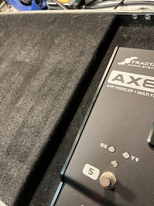 Vendo Fractal Ax8 mais pedalboard.