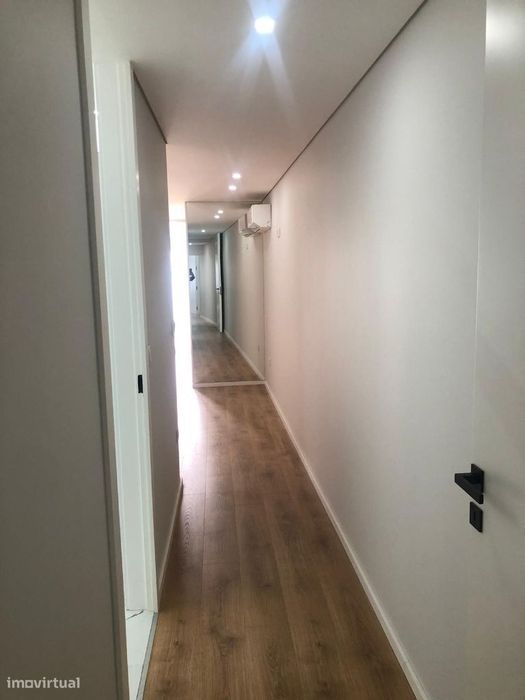 Apartamento T2 c/ terraço e churrasqueira no Centro de Braga.