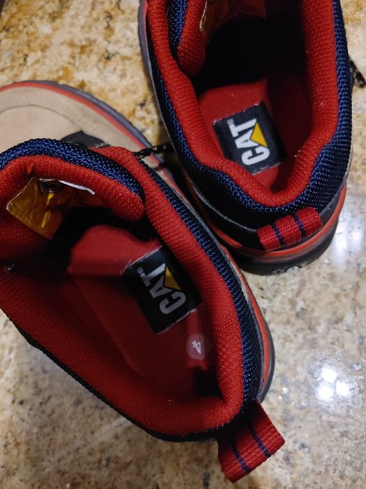 Buty sportowe caterpillar CAT beżowe 37