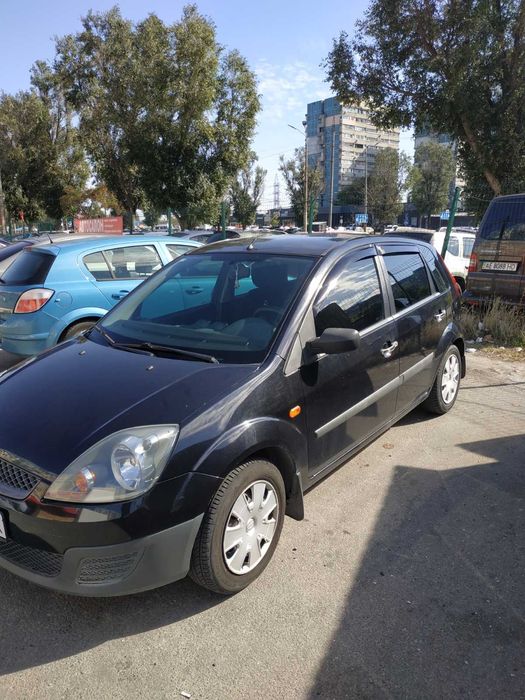 Продам фиесту газ.бенз.не крашена не одна деталь.кузов оцинкован.стекл