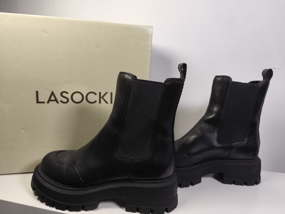 СРОЧНО  до 1.02. Ботинки натуральная кожа размер 38 деми