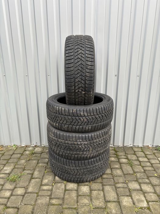 Колеса, Гума Pirelli, r19 різноширока майже нова