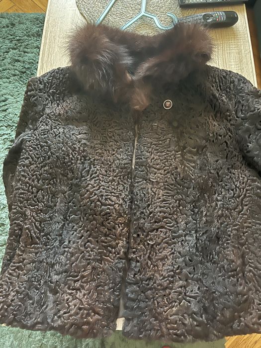 Futro karakuły damskie