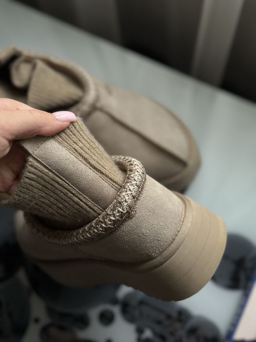 ПРОДАМ угги tazz с носком